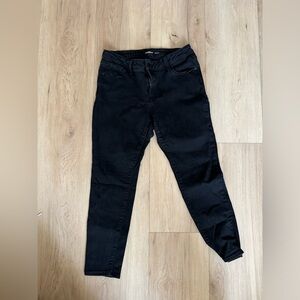 Old Navy size 12 petite black super skinny jeans